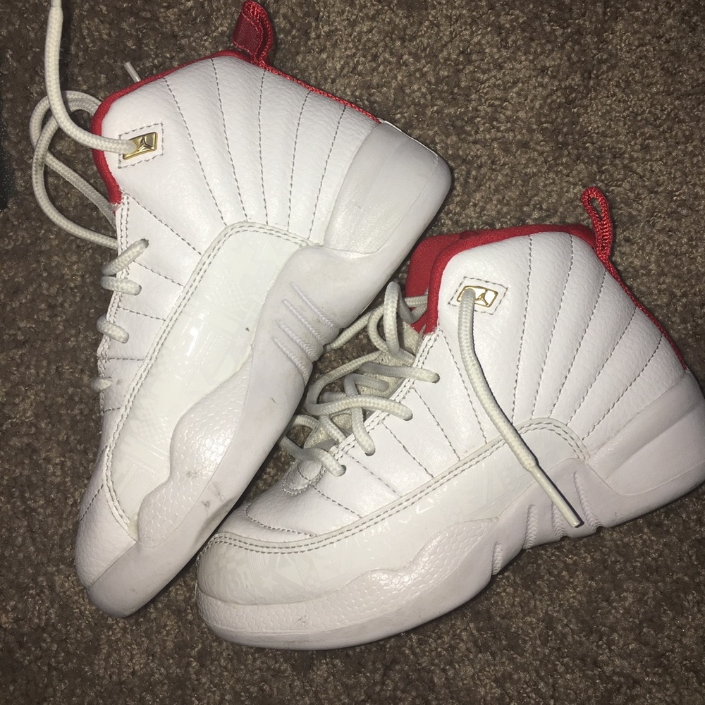 RETRO “FIBA” 12s